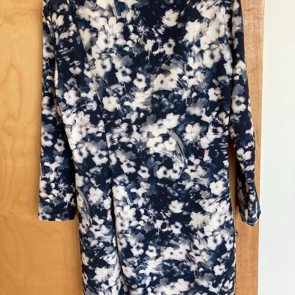 Abstract floral, long sleeved Zara shift dress - Picture 2 of 3